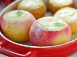 Волшебный десерт из запеченных яблок с творожной начинкой