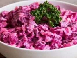 Свекольный салат по этому рецепту получается настолько вкусный что просто невозможно оторваться!