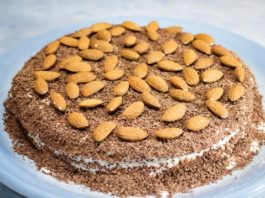 Сметанный торт на сковороде: рецепт для настоящих сладкоежек!