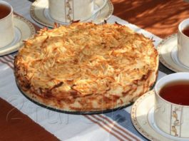 Яблочный пирог «три стакана» — Сочная начиночка и хрустящая сахарная корочка