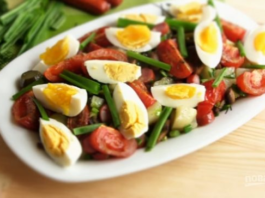 Салат «Сытный»: Картофельный салат с яйцом и помидорами